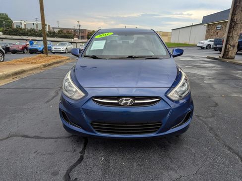 Used 2016 Hyundai Accent SE w/ Option Group 02 FWD image 2