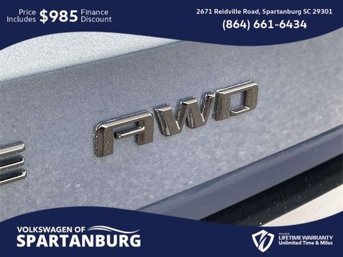 Used 2024 Chevrolet Traverse RS image 9