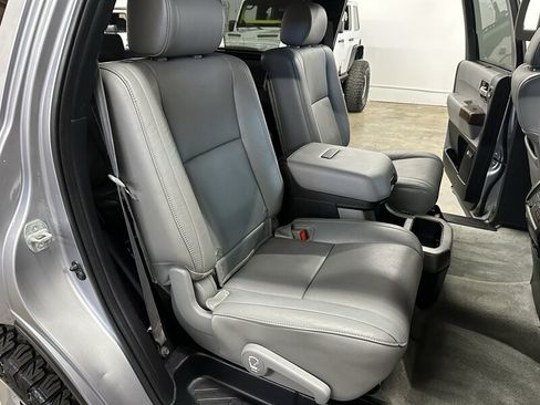 Used 2010 Toyota Sequoia Platinum AWD/4WD image 40