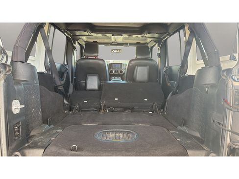 Used 2016 Jeep Wrangler Unlimited Sahara AWD/4WD image 13