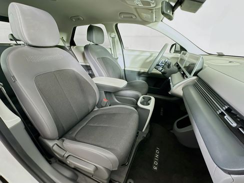 Used 2024 Hyundai Ioniq 5 SEL RWD image 31