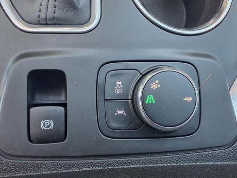 Used 2021 Chevrolet Traverse High Country image 9