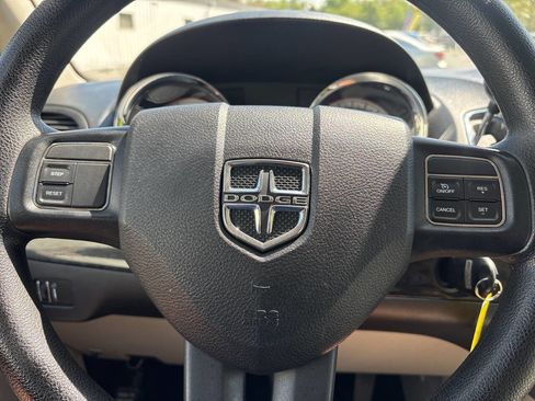 Used 2014 Dodge Grand Caravan American Value Package FWD image 11