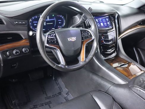 Used 2016 Cadillac Escalade Premium image 9