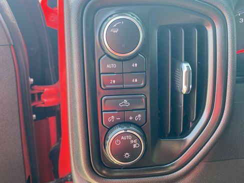Used 2022 Chevrolet Silverado 1500 Custom Trail Boss w/ LPO, Dark Essentials Package AWD/4WD image 15