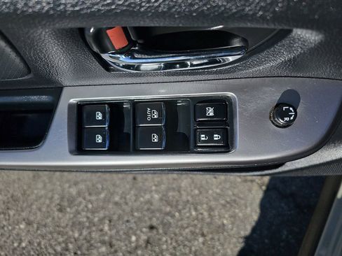 Used 2017 Subaru Crosstrek 2.0i Limited image 28