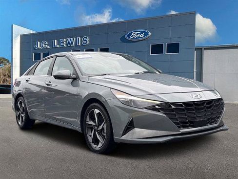Used 2023 Hyundai Elantra Limited w/ Cargo Package FWD image 1