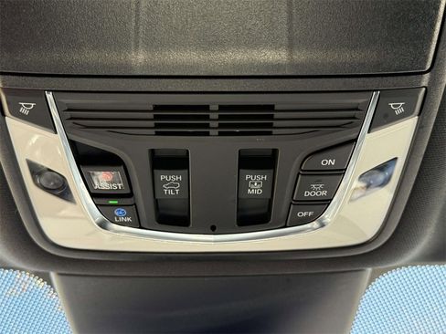 Used 2023 Acura MDX A-Spec image 23