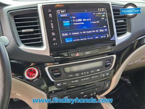 Used 2017 Honda Pilot Touring image 27