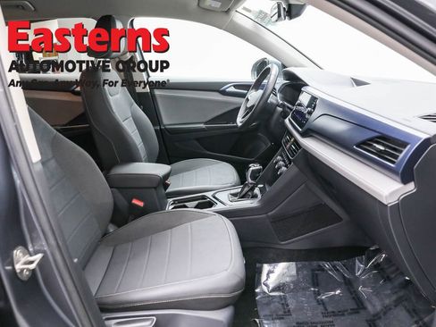 Used 2024 Volkswagen Taos SE image 23