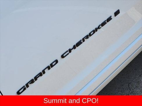 Certified 2025 Jeep Grand Cherokee Summit w/ Obsidian Package AWD/4WD image 18