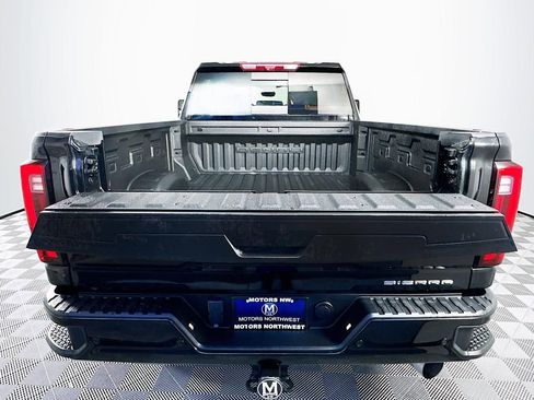 Used 2024 GMC Sierra 3500 Denali w/ Denali Reserve Package image 28