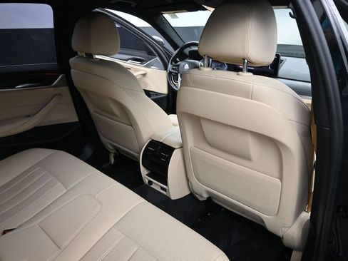 Used 2022 BMW 530i w/ Convenience Package RWD image 24