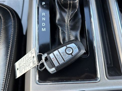 Used 2019 Ford F150 Lariat AWD/4WD image 28