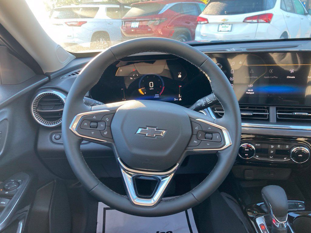 New 2026 Chevrolet Trax ACTIV w/ Sunroof Package FWD image 7