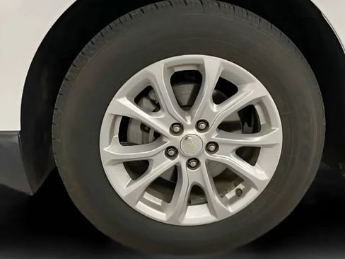 Used 2020 Chevrolet Equinox LT FWD image 24