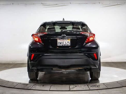 Certified 2021 Toyota C-HR LE FWD image 3