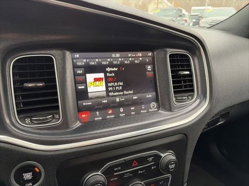 Used 2018 Dodge Charger GT image 22