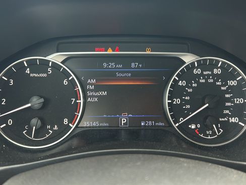Used 2025 Nissan Altima 2.5 SV FWD image 25