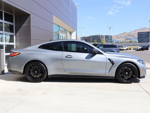 Used 2024 BMW M4 xDrive Competition w/ M Carbon Exterior Package AWD/4WD image 4
