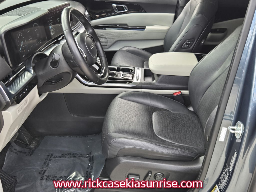 Used 2023 Kia Carnival SX Prestige FWD image 10