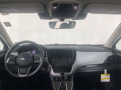 Used 2025 Subaru Outback Premium AWD/4WD image 32