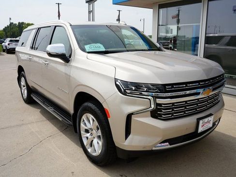 Used 2024 Chevrolet Suburban Premier image 39