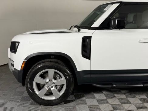 New 2025 Land Rover Defender 110 S image 13