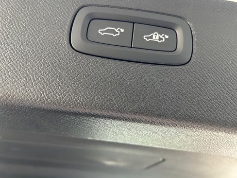 Certified 2024 Volvo XC90 B5 Plus image 19