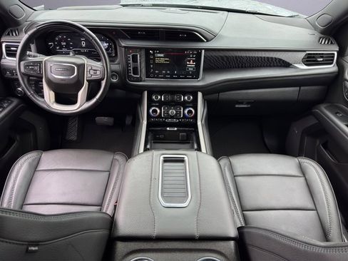 Used 2024 GMC Yukon Denali w/ Advanced Technology Package image 18