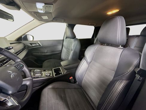 Used 2024 Mitsubishi Outlander SE image 22