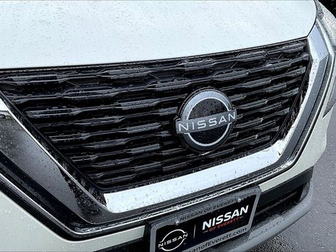Used 2023 Nissan Rogue SV AWD/4WD image 32