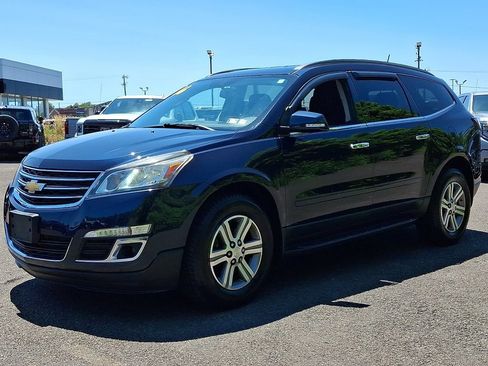 Certified 2016 Chevrolet Traverse LT FWD image 3