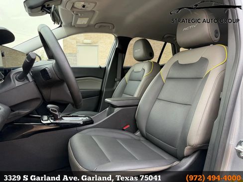 Used 2025 Chevrolet Trax ACTIV w/ Driver Confidence Package image 11