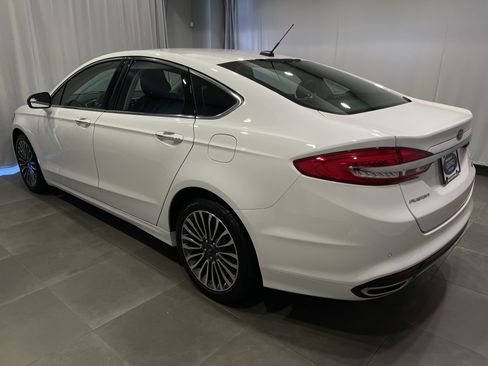 Used 2018 Ford Fusion SE w/ Fusion SE Technology Package AWD/4WD image 4