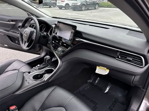 Used 2023 Toyota Camry XLE image 33