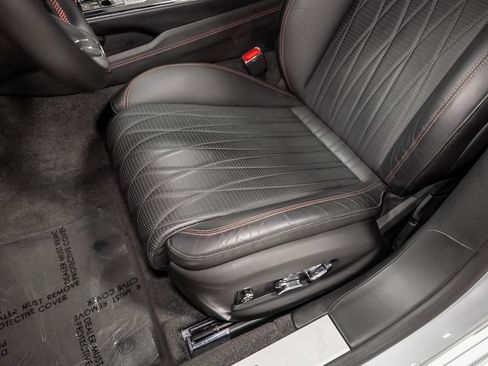 Used 2023 Bentley Flying Spur Azure image 34