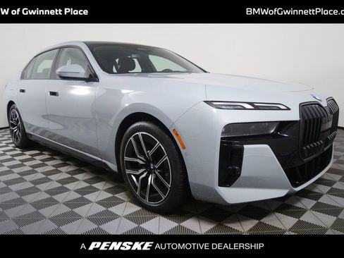 Used 2025 BMW 740i w/ Premium Package RWD image 1