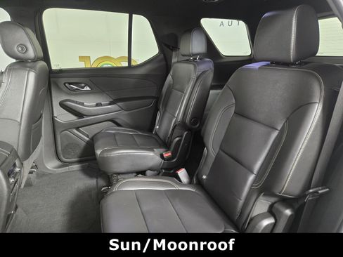 Used 2022 Chevrolet Traverse LT AWD/4WD image 12