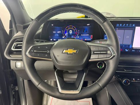Used 2024 Chevrolet Traverse LT w/ Enhanced Driving Package AWD/4WD image 13