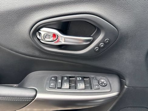 Used 2019 Jeep Cherokee Limited AWD/4WD image 20