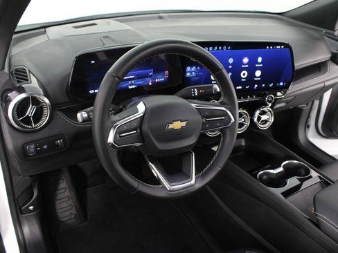 Used 2024 Chevrolet Blazer EV LT AWD/4WD image 9