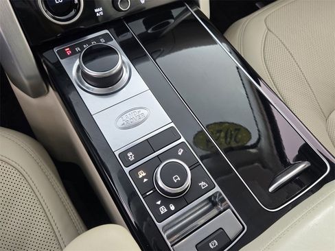 Used 2020 Land Rover Range Rover Long Wheelbase HSE image 24