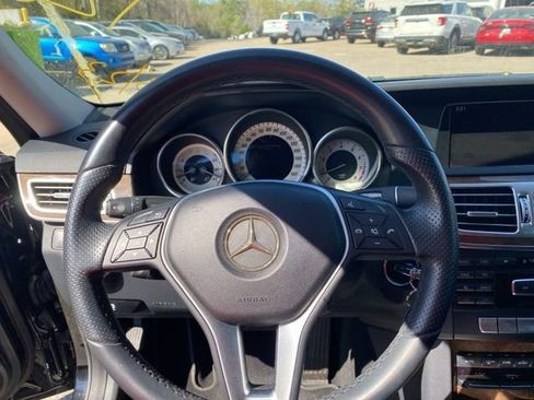 Used 2014 Mercedes-Benz E 350 Sedan image 22
