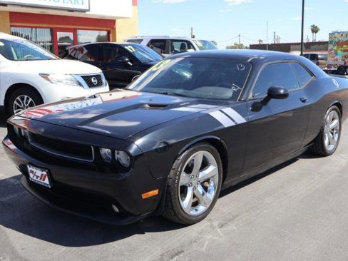 Used 2013 Dodge Challenger R/T RWD image 3