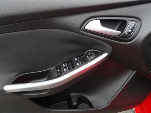 Used 2017 Ford Focus ST image 11