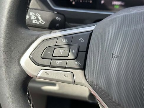 Certified 2022 Volkswagen Tiguan SE image 27