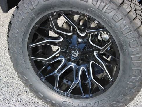 Used 2022 GMC Sierra 2500 Denali w/ Denali Ultimate Package image 17