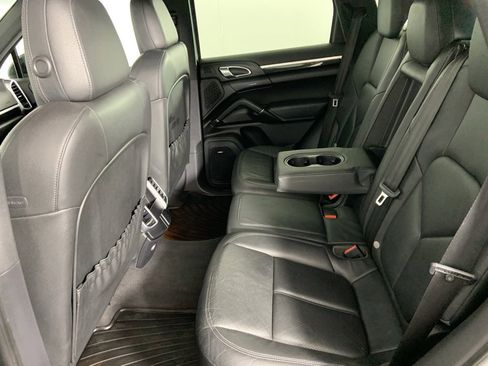 Used 2014 Porsche Cayenne w/ Basic Package image 18