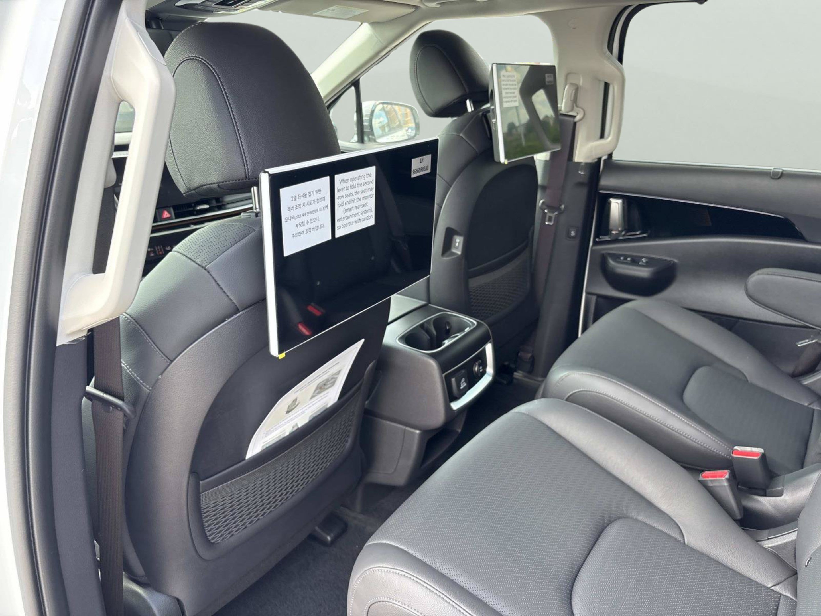 New 2027 Kia Carnival SX Prestige FWD image 14